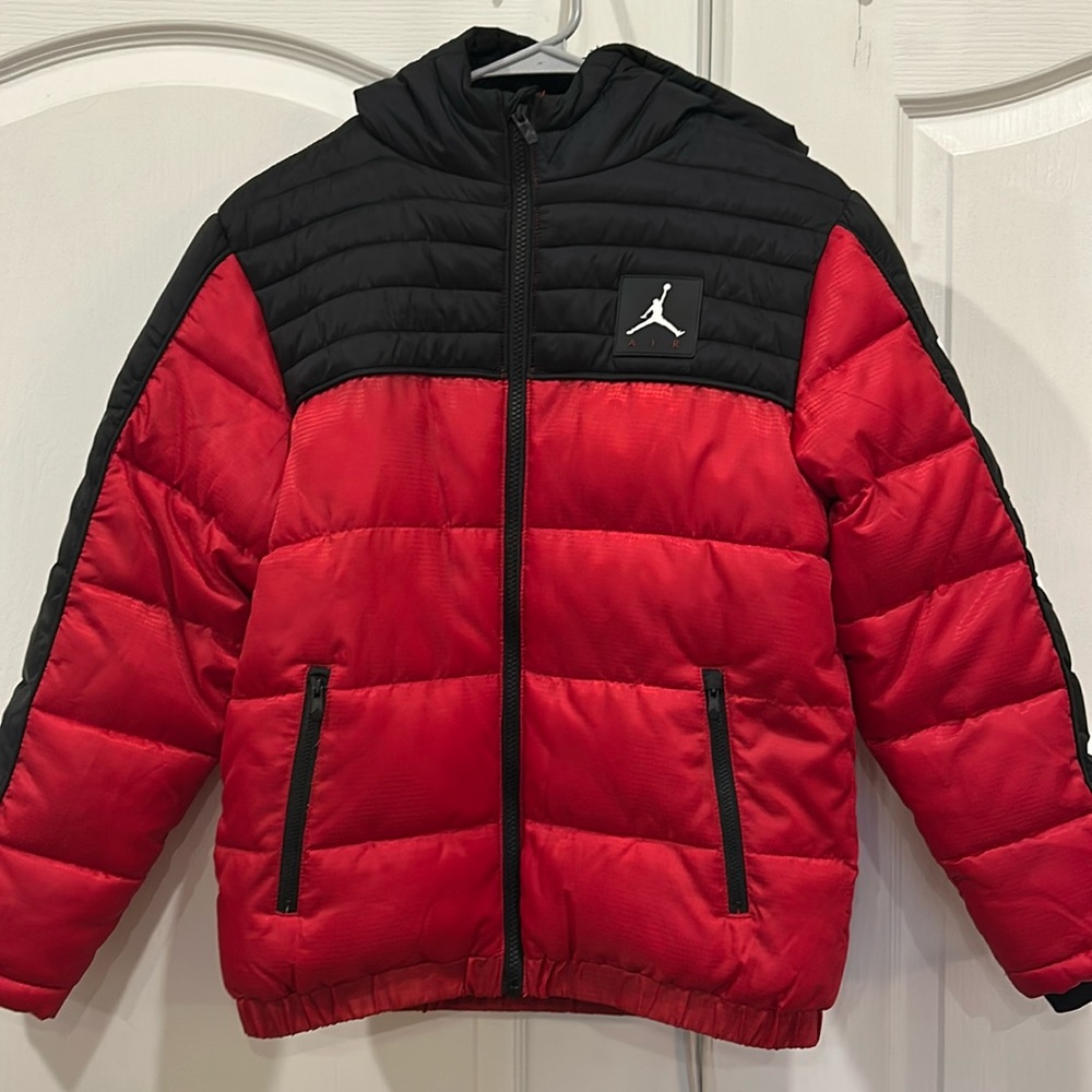 Jordan Coat Puffer in Youth 12-13 
Excellent condition